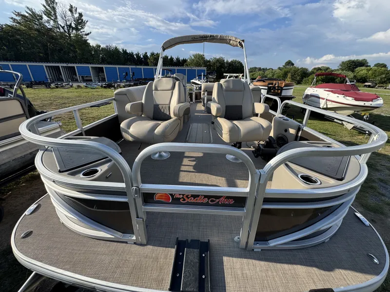 Slide: The Image of Sun Tracker Sportfish 24 XP3 2023 - 25