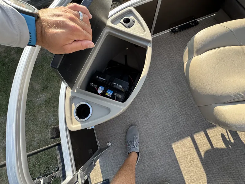 Slide: The Image of Sun Tracker Sportfish 24 XP3 2023 - 27