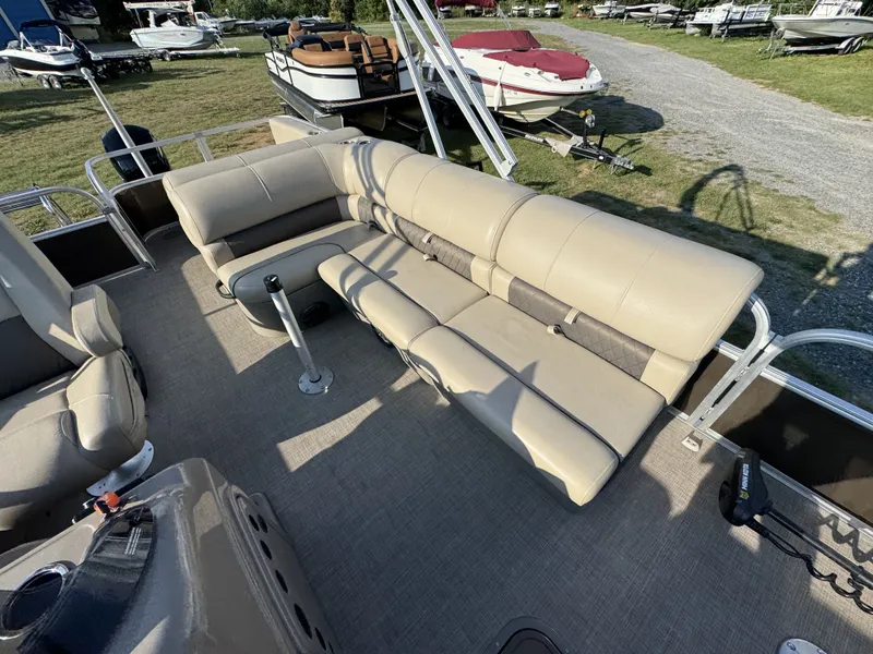 Slide: The Image of Sun Tracker Sportfish 24 XP3 2023 - 31