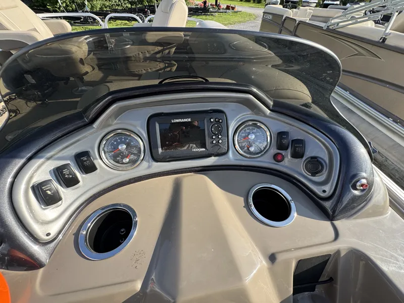 Slide: The Image of Sun Tracker Sportfish 24 XP3 2023 - 34