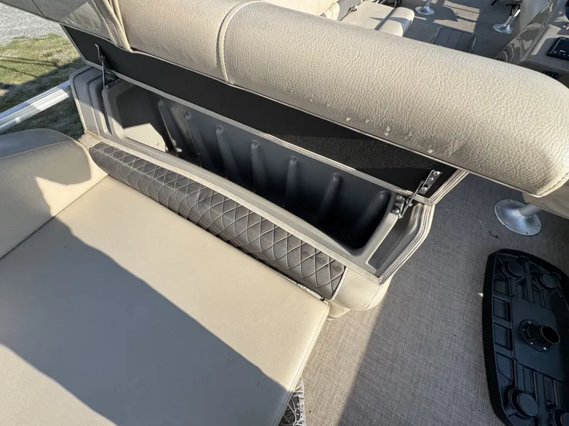 Slide: The Image of Sun Tracker Sportfish 24 XP3 2023 - 38