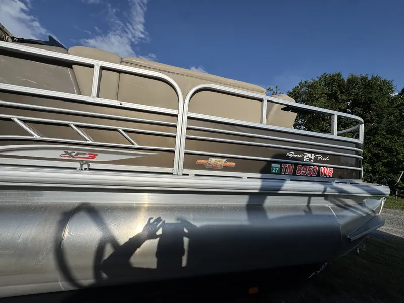 Slide: The Image of Sun Tracker Sportfish 24 XP3 2023 - 42