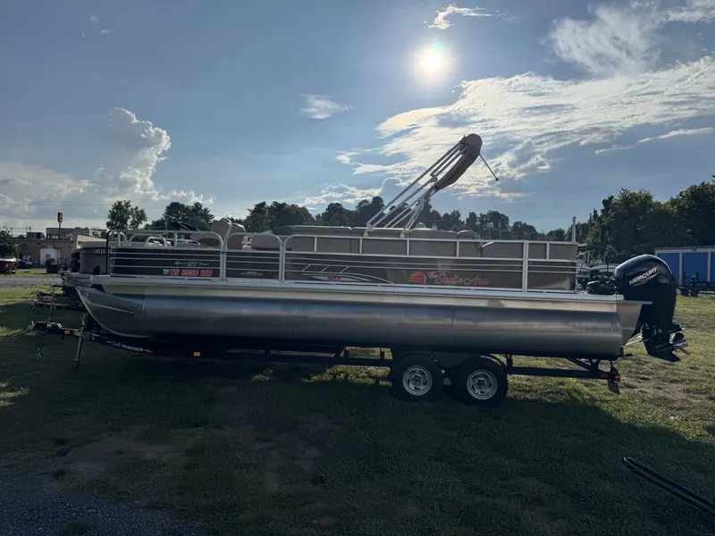 Slide: The Image of Sun Tracker Sportfish 24 XP3 2023 - 6