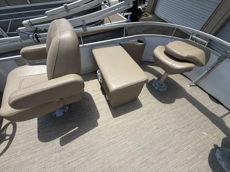 Slide: The Image of Starcraft LX 20 F 2022 - 10