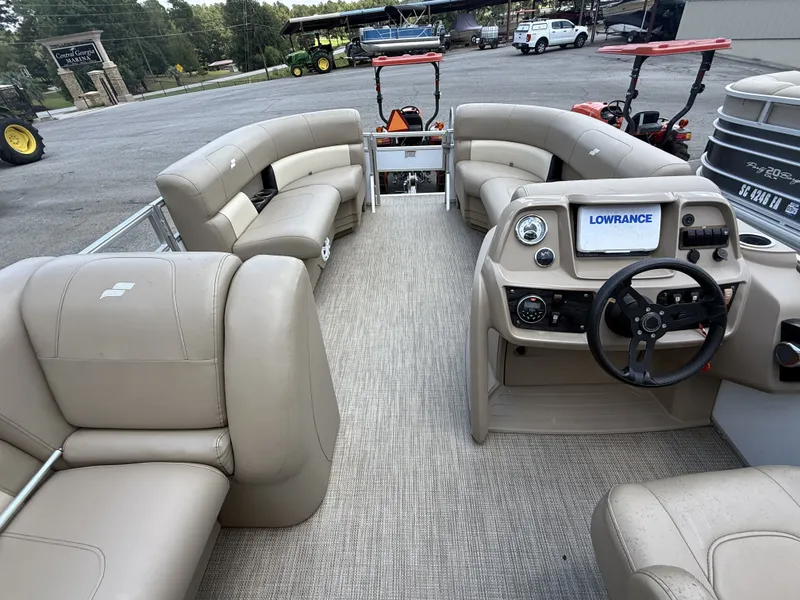 Slide: The Image of Starcraft LX 20 F 2022 - 5