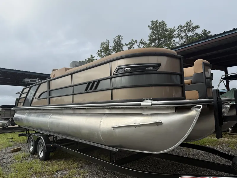 The Image of Bentley Pontoons 253 Elite Swingback Quad 2026 - 1