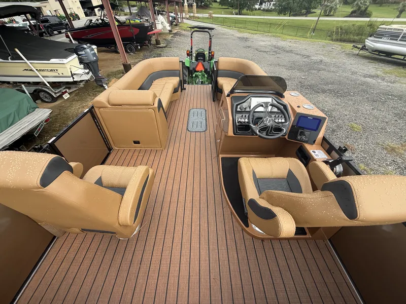 Slide: The Image of Bentley Pontoons 253 Elite Swingback Quad 2026 - 3