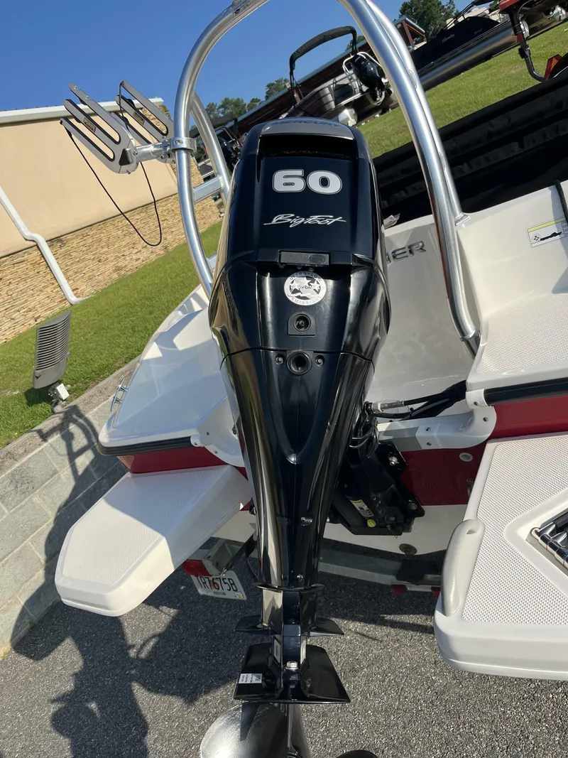 Slide: The Image of Bayliner Element 2014 - 6