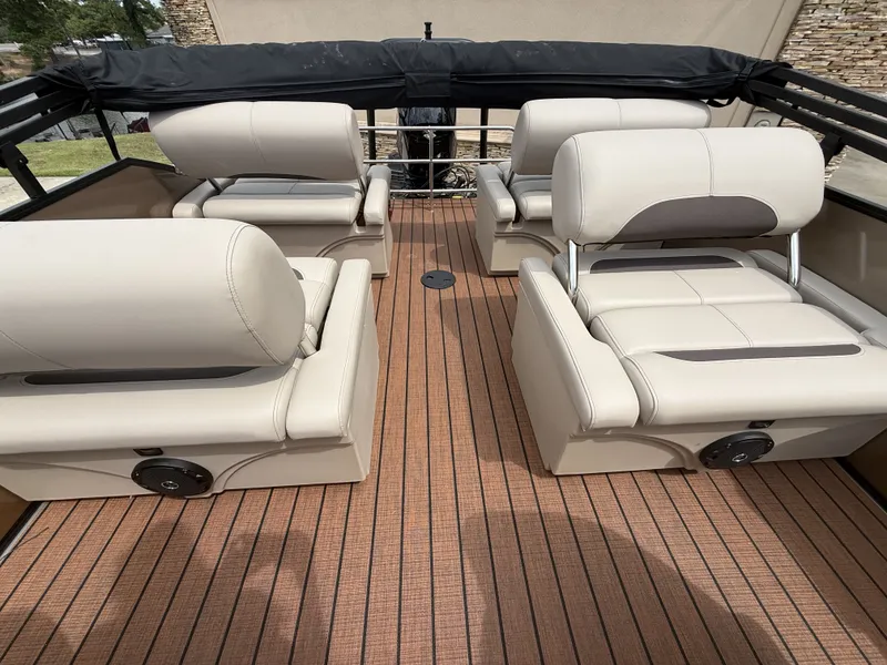Slide: The Image of Bentley Pontoons Legacy Quad 243 2026 - 10