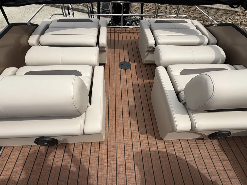 Slide: The Image of Bentley Pontoons Legacy Quad 243 2026 - 12