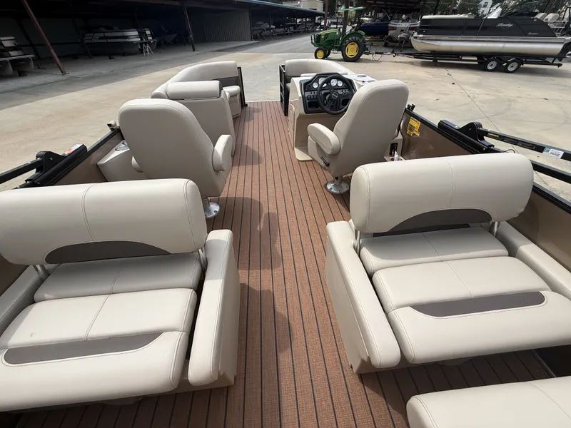 Slide: The Image of Bentley Pontoons Legacy Quad 243 2026 - 18