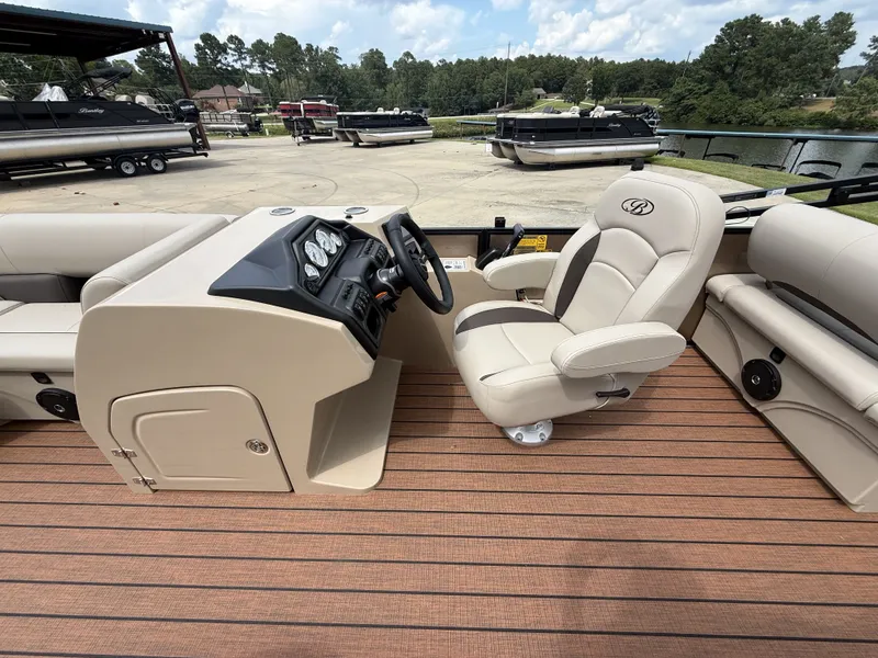Slide: The Image of Bentley Pontoons Legacy Quad 243 2026 - 8