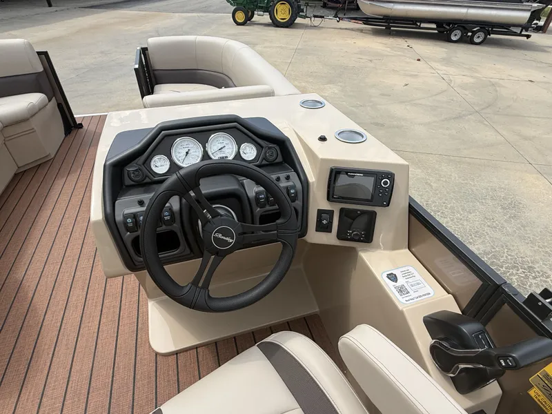 Slide: The Image of Bentley Pontoons Legacy Quad 243 2026 - 9