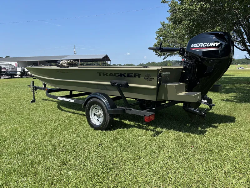 Slide: The Image of Tracker Grizzly 1654 T Sportsman 2026 - 3