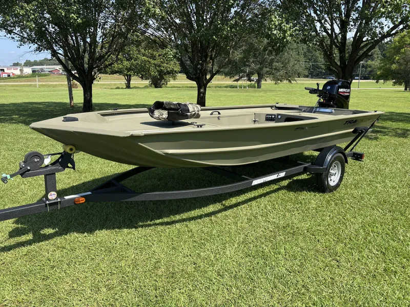 Slide: The Image of Tracker Grizzly 1654 T Sportsman 2026 - 6