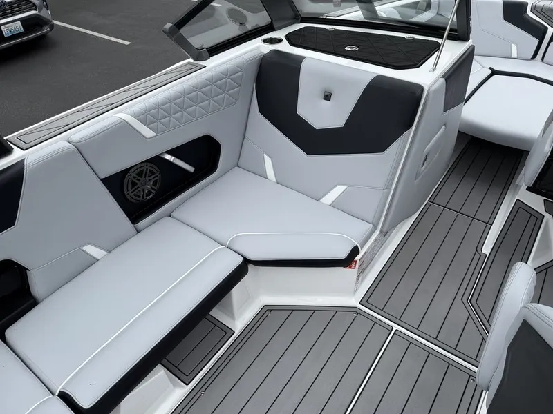 Slide: The Image of Nautique Super Air Nautique GS22 2026 - 8