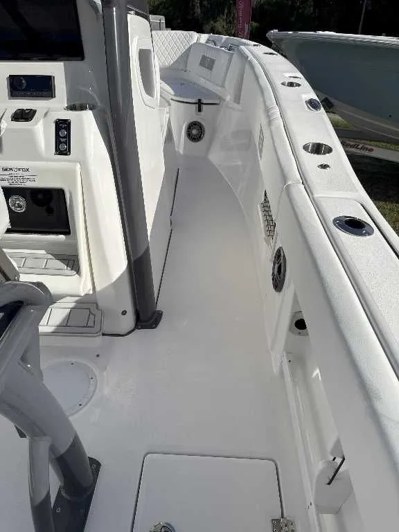 Slide: The Image of Sea Fox 268 Commander 2026 - 3