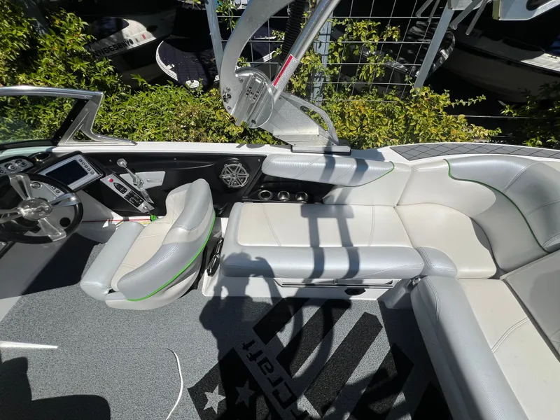 Slide: The Image of MasterCraft X30 2014 - 10