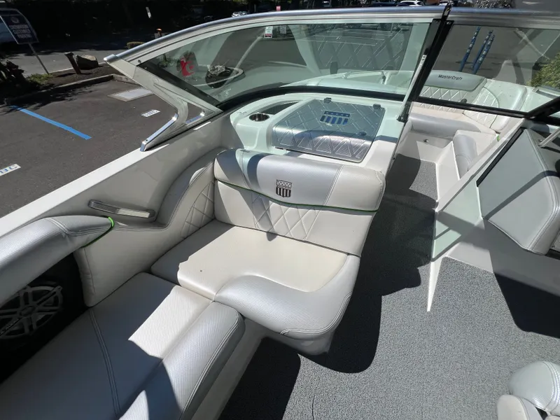 Slide: The Image of MasterCraft X30 2014 - 13