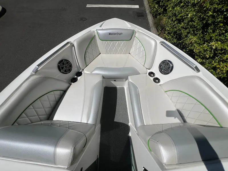 Slide: The Image of MasterCraft X30 2014 - 17