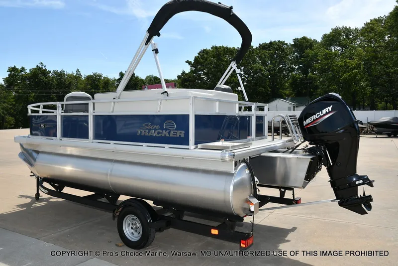 Slide: The Image of Sun Tracker Bass Buggy 16 XL Select 2026 - 19