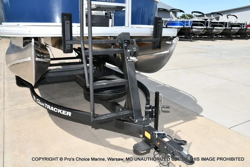 Slide: The Image of Sun Tracker Bass Buggy 16 XL Select 2026 - 23