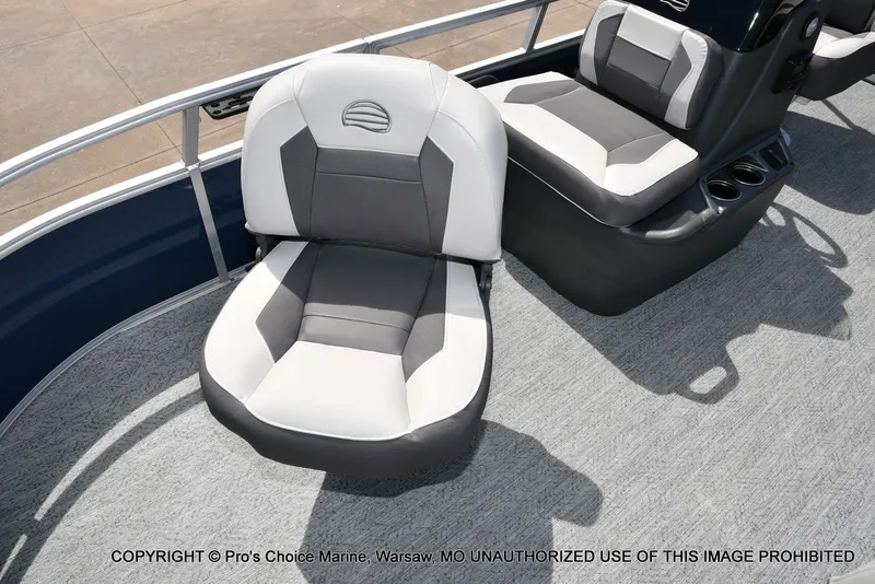 Slide: The Image of Sun Tracker Bass Buggy 16 XL Select 2026 - 26