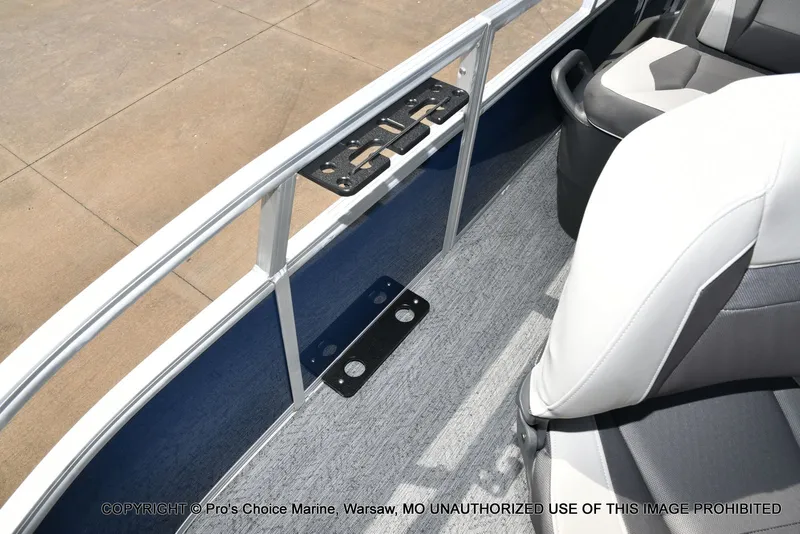 Slide: The Image of Sun Tracker Bass Buggy 16 XL Select 2026 - 28