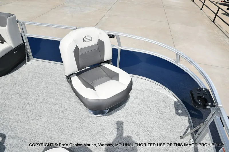 Slide: The Image of Sun Tracker Bass Buggy 16 XL Select 2026 - 29