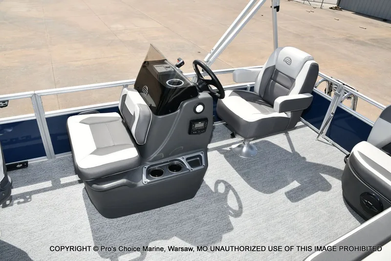 Slide: The Image of Sun Tracker Bass Buggy 16 XL Select 2026 - 34