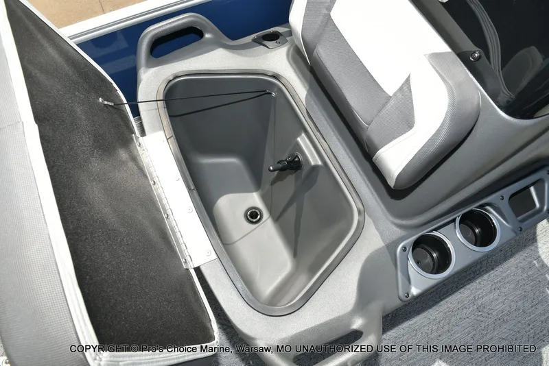 Slide: The Image of Sun Tracker Bass Buggy 16 XL Select 2026 - 37