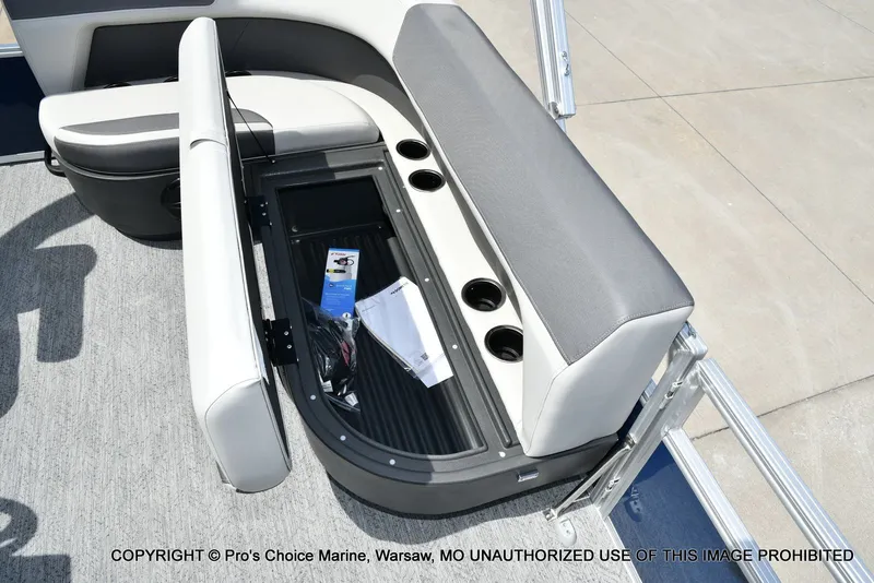 Slide: The Image of Sun Tracker Bass Buggy 16 XL Select 2026 - 49