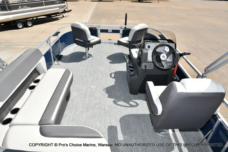 Slide: The Image of Sun Tracker Bass Buggy 16 XL Select 2026 - 54