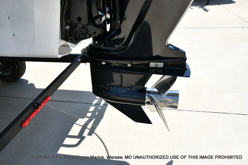 Slide: The Image of Sun Tracker Fishin' Barge 20 DLX 2019 - 17