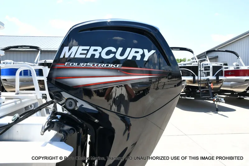 Slide: The Image of Sun Tracker Fishin' Barge 20 DLX 2019 - 18