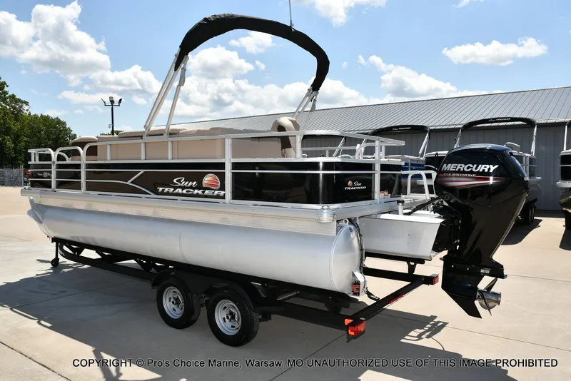 Slide: The Image of Sun Tracker Fishin' Barge 20 DLX 2019 - 20