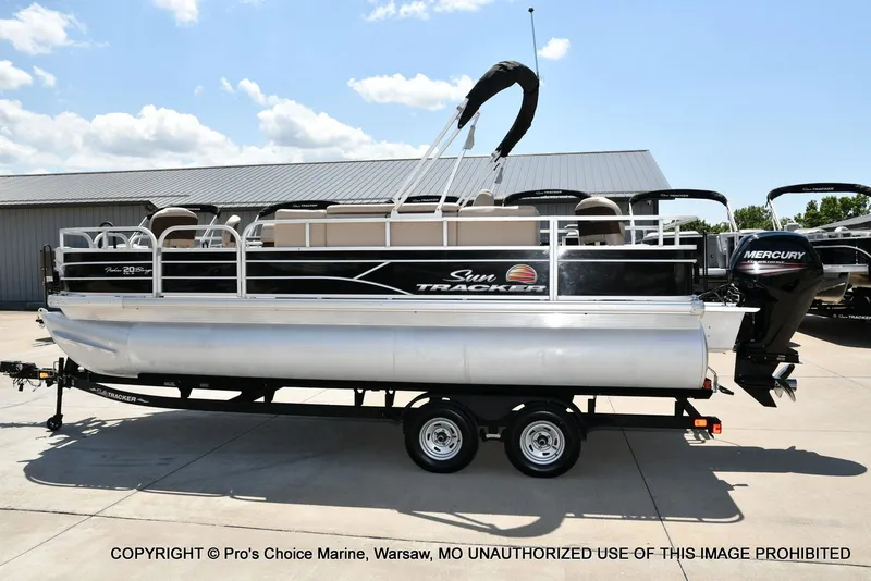 Slide: The Image of Sun Tracker Fishin' Barge 20 DLX 2019 - 21