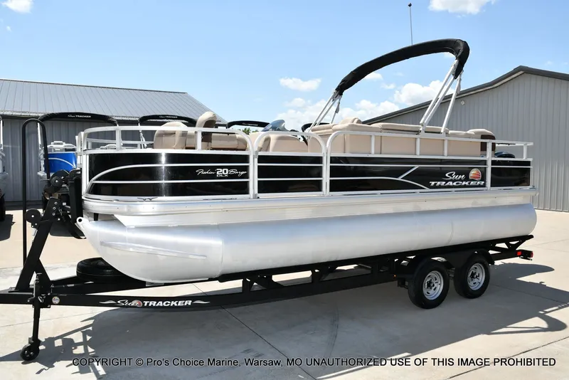 Slide: The Image of Sun Tracker Fishin' Barge 20 DLX 2019 - 22