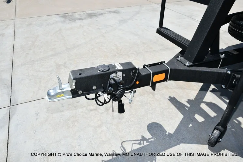 Slide: The Image of Sun Tracker Fishin' Barge 20 DLX 2019 - 23