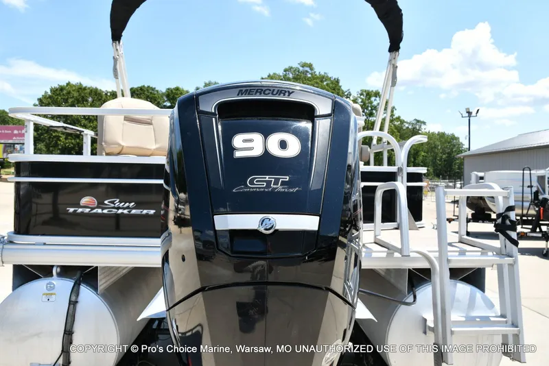 Slide: The Image of Sun Tracker Fishin' Barge 20 DLX 2019 - 3