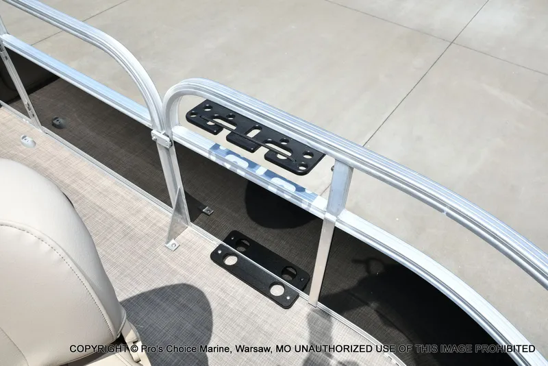 Slide: The Image of Sun Tracker Fishin' Barge 20 DLX 2019 - 30