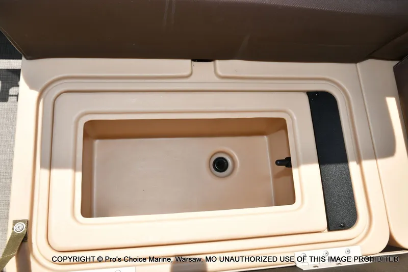 Slide: The Image of Sun Tracker Fishin' Barge 20 DLX 2019 - 38