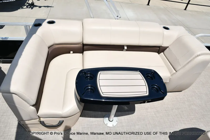 Slide: The Image of Sun Tracker Fishin' Barge 20 DLX 2019 - 61