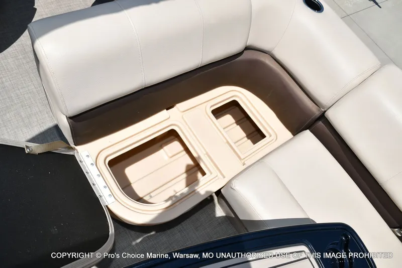 Slide: The Image of Sun Tracker Fishin' Barge 20 DLX 2019 - 62