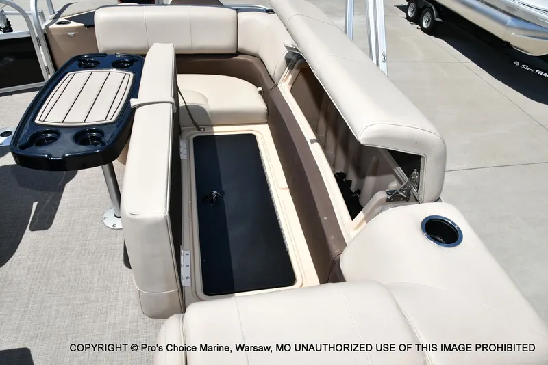 Slide: The Image of Sun Tracker Fishin' Barge 20 DLX 2019 - 64