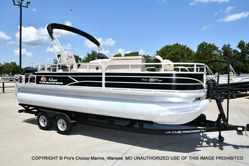 Slide: The Image of Sun Tracker Fishin' Barge 20 DLX 2019 - 71