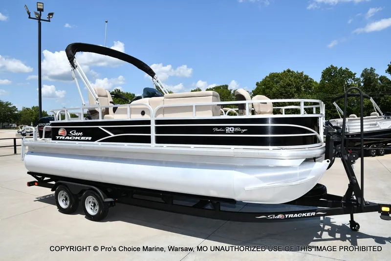 Slide: The Image of Sun Tracker Fishin' Barge 20 DLX 2019 - 72