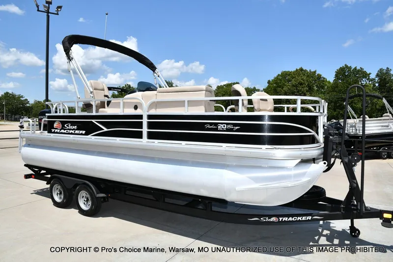 Slide: The Image of Sun Tracker Fishin' Barge 20 DLX 2019 - 73