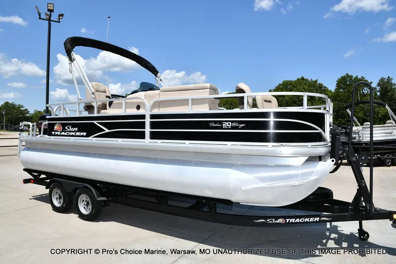 Slide: The Image of Sun Tracker Fishin' Barge 20 DLX 2019 - 74