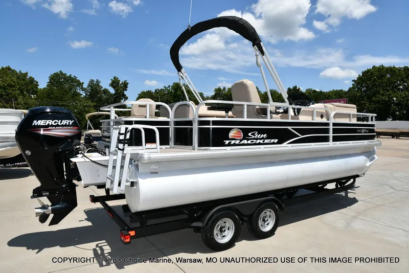 Slide: The Image of Sun Tracker Fishin' Barge 20 DLX 2019 - 77